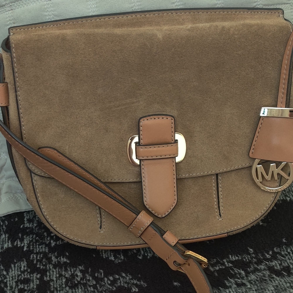 Michael Kors - Picture 2 of 7